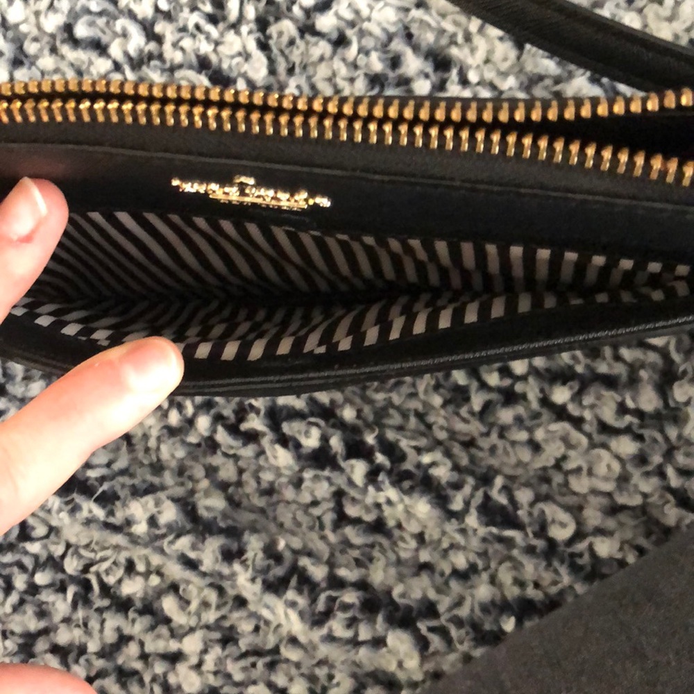 Small black Kate spade cross body - Picture 6 of 6